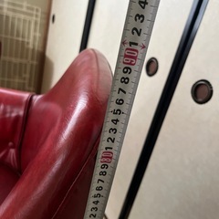 キャスター付きの赤い椅子 3脚セットの画像