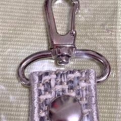 グレー系 織物 キーホルダー　チャーム　未開封・未使用:雑貨:小物の画像