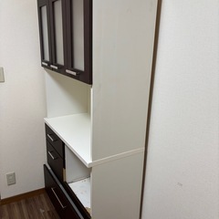 食器棚の画像