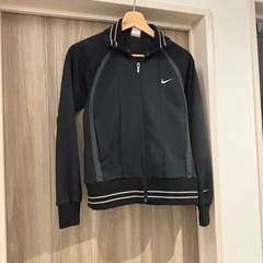 NIKE ナイキ トラックジャケット ジャージ ブラック スウッシュの画像