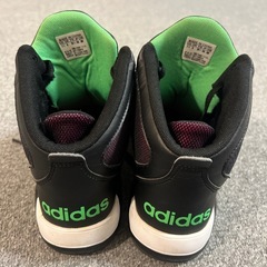 スニーカー　アディダス 　　の画像
