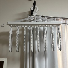 ニトリ　洗濯ハンガー　ワンタッチ取り込みスライドアーム8連ハンガーの画像