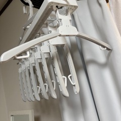 ニトリ　洗濯ハンガー　ワンタッチ取り込みスライドアーム8連ハンガーの画像