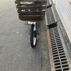 766  ブリヂストン最新機種電動アシスト自転車ラクットワゴン前20.後16インチコンの画像