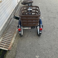 766  ブリヂストン最新機種電動アシスト自転車ラクットワゴン前20.後16インチコンの画像