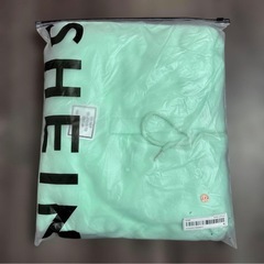 パーカー新品未使用 中もこの画像