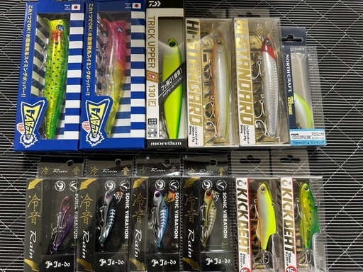 ★早い者勝ち！中古シーバスルアー21個まとめ売り おまけ付き★ ☆早い者勝ち☆シーバスルアーまとめ売り シーバス引退 2点セット