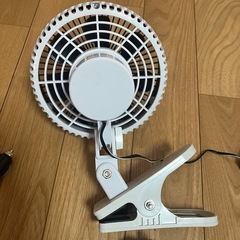 車内用　扇風機　サーキュレーター  未使用に近い　シガーソケット　角度調整可　ホワイトの画像