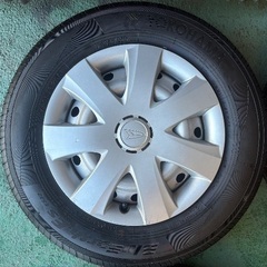 ダイハツ純正ホイール付き新品タイヤ‼️ 145/80R13 製造2022年 ヨコハマ低燃費タイヤ‼️の画像
