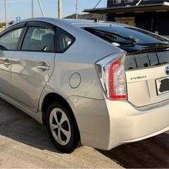 トヨタ プリウス  S  車検R8年11月までの画像