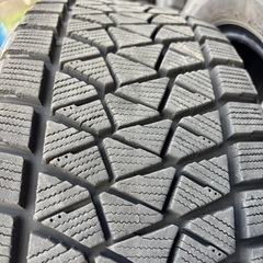 225/60R17 中古スタッドレスタイヤ 4本セットの画像