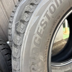 225/60R17 中古スタッドレスタイヤ 4本セットの画像