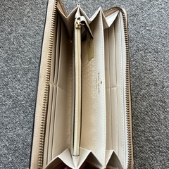 Kate Spade ベージュ ホワイト 長財布の画像
