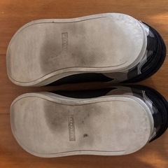 今日取りに来られる方は2500円で譲ります。バーバリーハイカットスニーカー26.5の画像