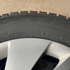 バリ溝BSスタッドレス175/70R14の画像