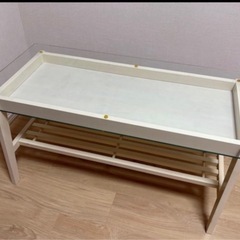 ガラステーブルの画像