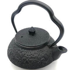 ss8181　岩鋳 急須 2個セット カラーポット 青 線引 5型 蔦模様 黒 3型 オシャレな鉄急須 茶こし付き 内面ホーロー加工 南部鉄器 小鉄瓶 お茶 お酒 きゅうす 鉄急須 伝統工芸品 南部鉄器 急須 未使用品の画像