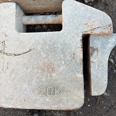 トラクターウエイト2個　の画像