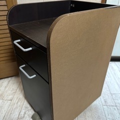 ダークブラウン キャスター付き引き出し収納の画像