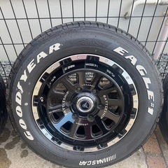 バリ山　ハイエース　ロクサーニバトルシップネオ　16インチ　タイヤ　215/65-16の画像