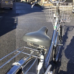 ブリジストン、シティサイクル銀色中古、学生サン、老若男女幅広く使えます。の画像
