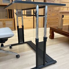 A-947【リユースのサカイ野々市店】ジモティ来店特価‼ 昇降式ゲーミングデスク パウヒュッテ クリーニング済みの画像