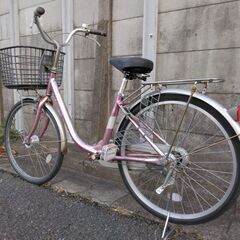 ２４インチのママチャリです。　前タイヤ新品、ＬＥＤオートライト付です。の画像