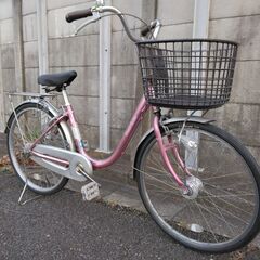 ２４インチのママチャリです。　前タイヤ新品、ＬＥＤオートライト付です。の画像