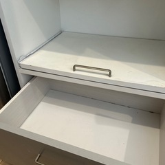 【0円】白い食器棚／12/25中までにお引取り可能な方の画像