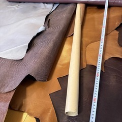 レザークラフト　革端切れの画像