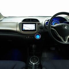 ✨タマゴみたいでかわいいコンパクトカー✨ホンダ フィット　ハイブリッド 　ハイブリッドの画像