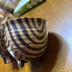 不思議な模様の焼き物の画像