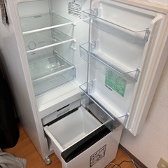 2ドア冷蔵庫の画像