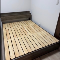 ダブルベッド引き出しありありの画像