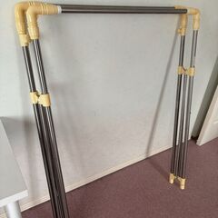 物干し竿　片方高さ調整可能　折りたたみ式の画像