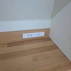 ジモティー割引🏷️【ジャングルジャングル 岸和田和泉インター店】3枚扉食器棚 和泉市 堺市 岸和田市 泉大津市 高石市 泉北郡熊取町の画像