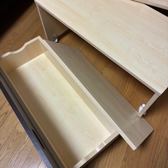 収納できる学習机の画像