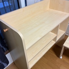 収納できる学習机の画像