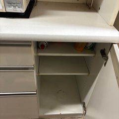 食器棚のみの画像