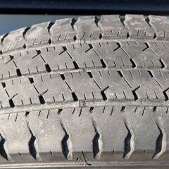 ハイエース 中古タイヤ4 本セットの画像