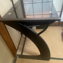 ニトリ　ガラスパソコンデスク「マーチン80」　中古の画像