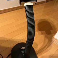 照明器具　卓上ライト　電気スタンド　デスク
ライト　ジャンク品の画像
