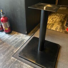 【店舗用】テーブル天板＋アイアン脚セット 高さ60cm 中古 カフェ・飲食店向けの画像