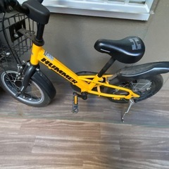 子供用補助輪付き自転車の画像