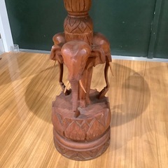 【トレファク神戸南店】木彫り サイドテーブル です‼︎【取りに来られる方限定】の画像