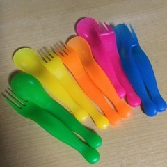 プレート4枚&カトラリー5人分セットの画像