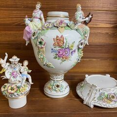 【愛品倶楽部柏】プラウエ磁器工場　大型の飾り壷　人物装飾・花装飾・楽器装飾　ドイツ製の画像