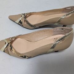 ベージュヒール　24センチ　2u4uの画像