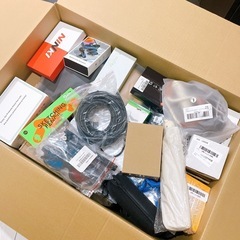 雑貨・ガジェット大量まとめ売り 130点以上 160サイズ（イヤホンケース検品済） の画像