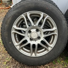 スタッドレスタイヤ　195/65R15の画像